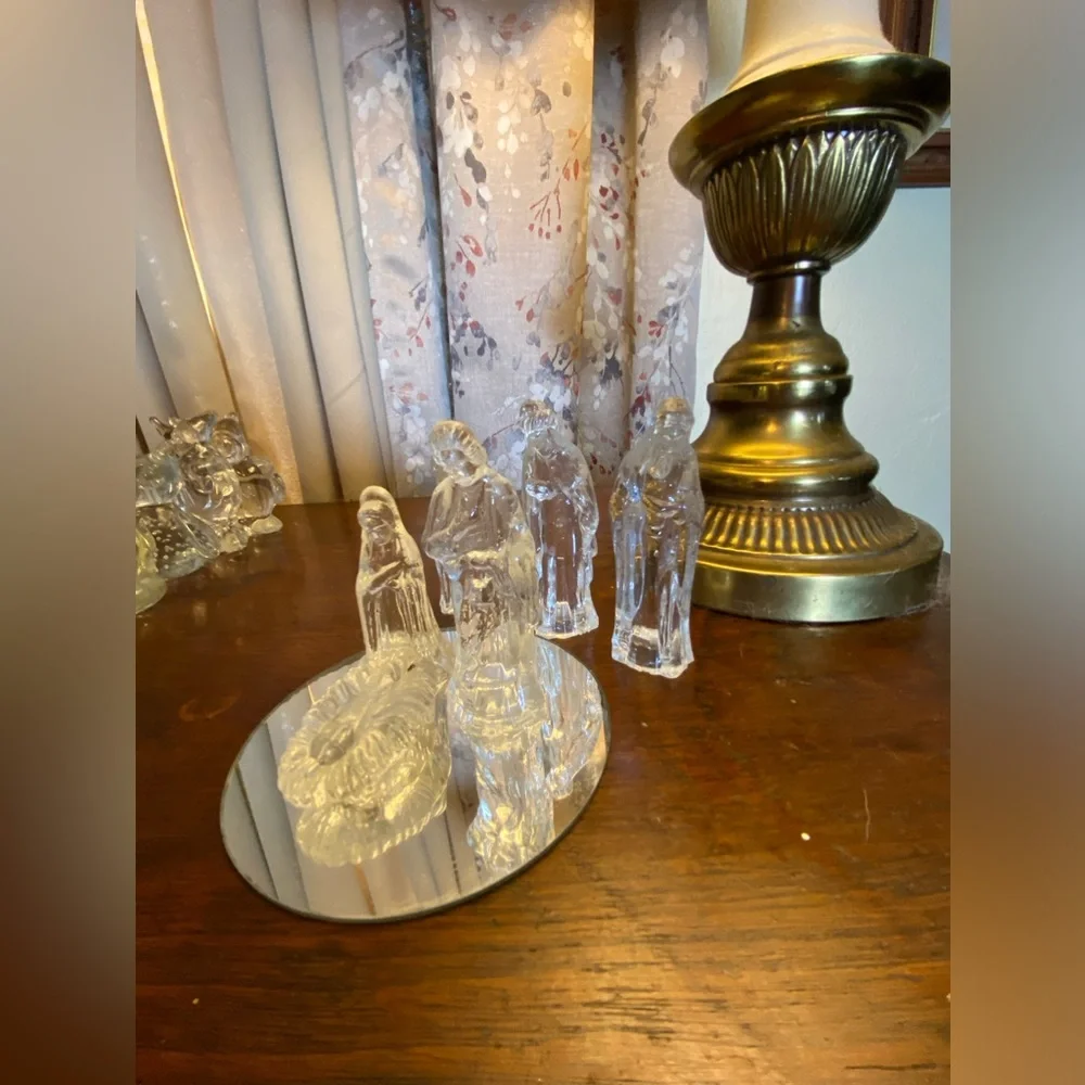 Nativity Scene Decor - Picture 1 of 1